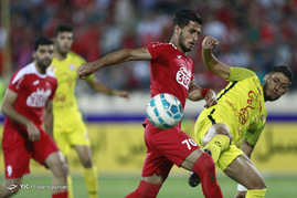 دیدار تیم های فوتبال پرسپولیس و نفت تهران