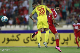 دیدار تیم های فوتبال پرسپولیس و نفت تهران