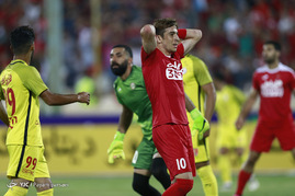 دیدار تیم های فوتبال پرسپولیس و نفت تهران