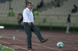 دیدار تیم های فوتبال پرسپولیس و نفت تهران