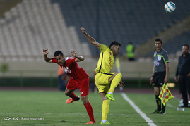 دیدار تیم های فوتبال پرسپولیس و نفت تهران
