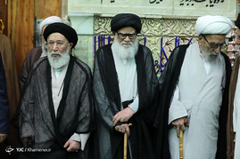 غبار روبی مضجع مطهر حضرت امام رضا (علیه‌السلام) با حضور رهبر انقلاب