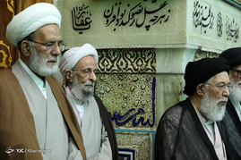 غبار روبی مضجع مطهر حضرت امام رضا (علیه‌السلام) با حضور رهبر انقلاب