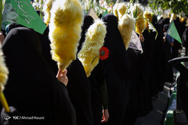 گلباران حرم امام رضا (ع) در روز تولد حضرت معصومه (س)