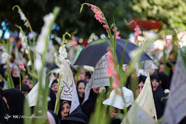 گلباران حرم امام رضا (ع) در روز تولد حضرت معصومه (س)