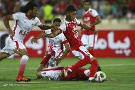 دیدار تیم های فوتبال پرسپولیس و فولاد خوزستان