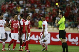 دیدار تیم های فوتبال پرسپولیس و فولاد خوزستان
