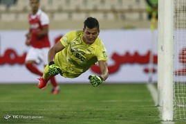 دیدار تیم های فوتبال پرسپولیس و فولاد خوزستان