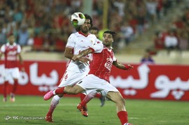 دیدار تیم های فوتبال پرسپولیس و فولاد خوزستان