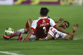 دیدار تیم های فوتبال پرسپولیس و فولاد خوزستان