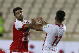 دیدار تیم های فوتبال پرسپولیس و فولاد خوزستان