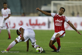 دیدار تیم های فوتبال پرسپولیس و فولاد خوزستان