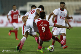 دیدار تیم های فوتبال پرسپولیس و فولاد خوزستان
