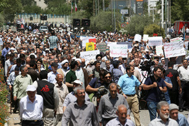 راهپیمایی اعتراض آمیز نمازگزاران علیه جنایات میانمار