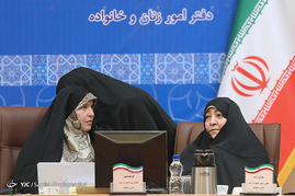 نشست هم اندیشی زنان فعال در عرصه های اقتصادی