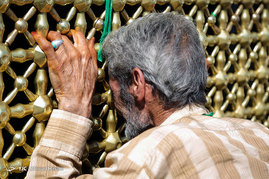 تشرف میهمانان ویژه امام رضا (ع) در قالب طرح معین الضعفا به حرم مطهر رضوی