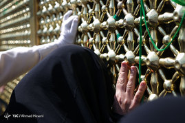 تشرف میهمانان ویژه امام رضا (ع) در قالب طرح معین الضعفا به حرم مطهر رضوی