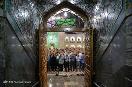آذین بندی حرم مطهر رضوی در شب ولادت حضرت رضا(ع)