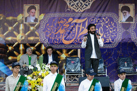 گلباران حرم مطهر رضوی در شب میلاد امام رضا (ع)