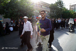 گلباران حرم مطهر رضوی در شب میلاد امام رضا (ع)