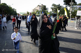 گلباران حرم مطهر رضوی در شب میلاد امام رضا (ع)