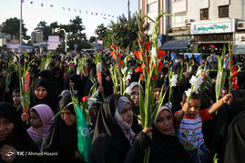 گلباران حرم مطهر رضوی در شب میلاد امام رضا (ع)