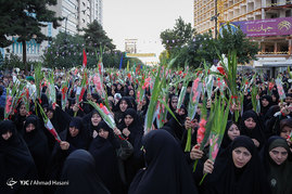 گلباران حرم مطهر رضوی در شب میلاد امام رضا (ع)