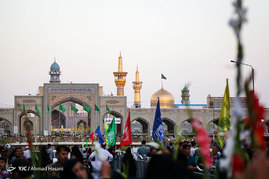 گلباران حرم مطهر رضوی در شب میلاد امام رضا (ع)