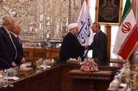 دیدار الله شکور پاشازاده رییس علمای دینی قفقاز از میهمانان مراسم تحلیف رییس جمهور با لاریجانی‎