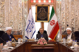 دیدار الله شکور پاشازاده رییس علمای دینی قفقاز از میهمانان مراسم تحلیف رییس جمهور با لاریجانی‎