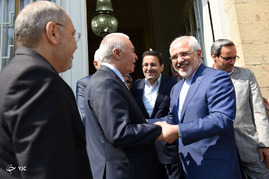 دیدار الله شکور پاشازاده رییس علمای دینی قفقاز از میهمانان مراسم تحلیف رییس جمهور با وزیر امور خارجه‎