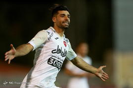 دیدار تیم های فوتبال پرسپولیس و نفت تهران