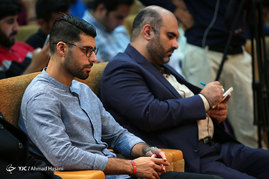 مراسم اهداء توپ طلای مهدی طارمی به آستان قدس رضوی