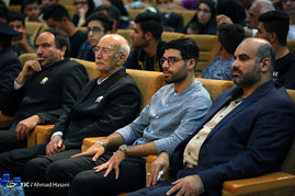 مراسم اهداء توپ طلای مهدی طارمی به آستان قدس رضوی