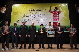 مراسم اهداء توپ طلای مهدی طارمی به آستان قدس رضوی