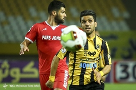 ديدار تيم هاي سپاهان و پارس جنوبي جم