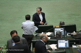 صحن علنی خانه ی ملت