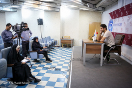 حضور علی ضیاء در باشگاه خبرنگاران جوان 