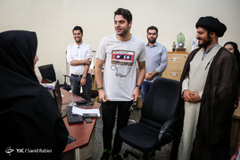 حضور علی ضیاء در باشگاه خبرنگاران جوان 