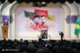 آیین تجلیل از خانواده شهیدان «حججی» و «مشلب» در حرم مطهر رضوی
