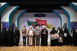 آیین تجلیل از خانواده شهیدان «حججی» و «مشلب» در حرم مطهر رضوی