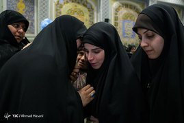 آیین تجلیل از خانواده شهیدان «حججی» و «مشلب» در حرم مطهر رضوی