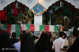 تشییع پیکرهای مطهر 19 شهید گمنام دفاع مقدس و یک شهید مدافع حرم در مشهد