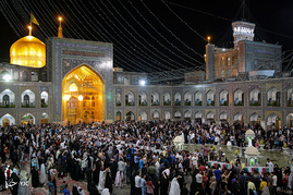 طواف پیکرهای 19 شهید گمنام دفاع مقدس در حرم مطهر امام رضا (ع)‎
