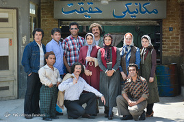 پشت صحنه سریال پاهای بی‌قرار