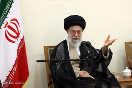 دیدار جمعی از مسئولان و فعالان فرهنگی از استانهای یزد و همدان با رهبر معظم انقلاب