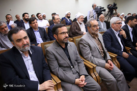 دیدار جمعی از مسئولان و فعالان فرهنگی از استانهای یزد و همدان با رهبر معظم انقلاب