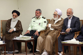 دیدار جمعی از مسئولان و فعالان فرهنگی از استانهای یزد و همدان با رهبر معظم انقلاب