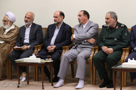دیدار جمعی از مسئولان و فعالان فرهنگی از استانهای یزد و همدان با رهبر معظم انقلاب