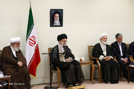 دیدار جمعی از مسئولان و فعالان فرهنگی از استانهای یزد و همدان با رهبر معظم انقلاب